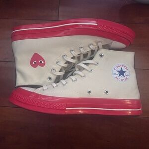 Comme des garçons Play x Chuck 70 high ‘pristine red’
*NO BOX* Semi used